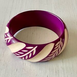 Purple beige craved bangle bracelet,vintage  chunky bangle leaf design,Bakelite?